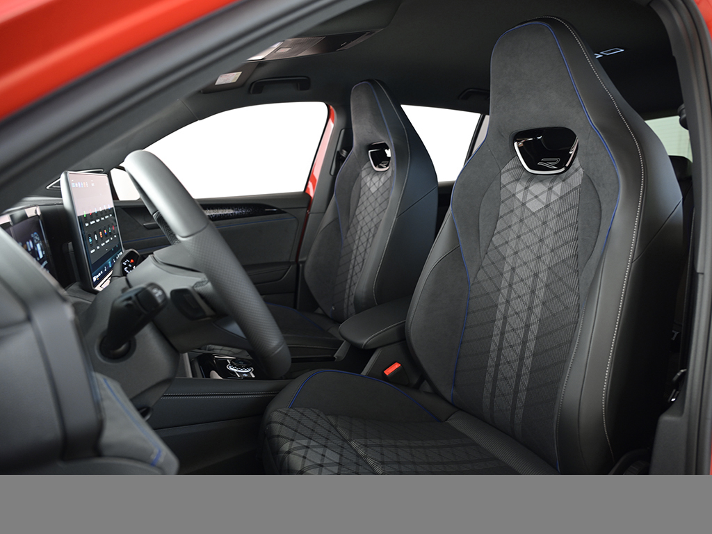 Volkswagen Tiguan 1.5 R-LINE DSG AHK HARMANKARDON LM20