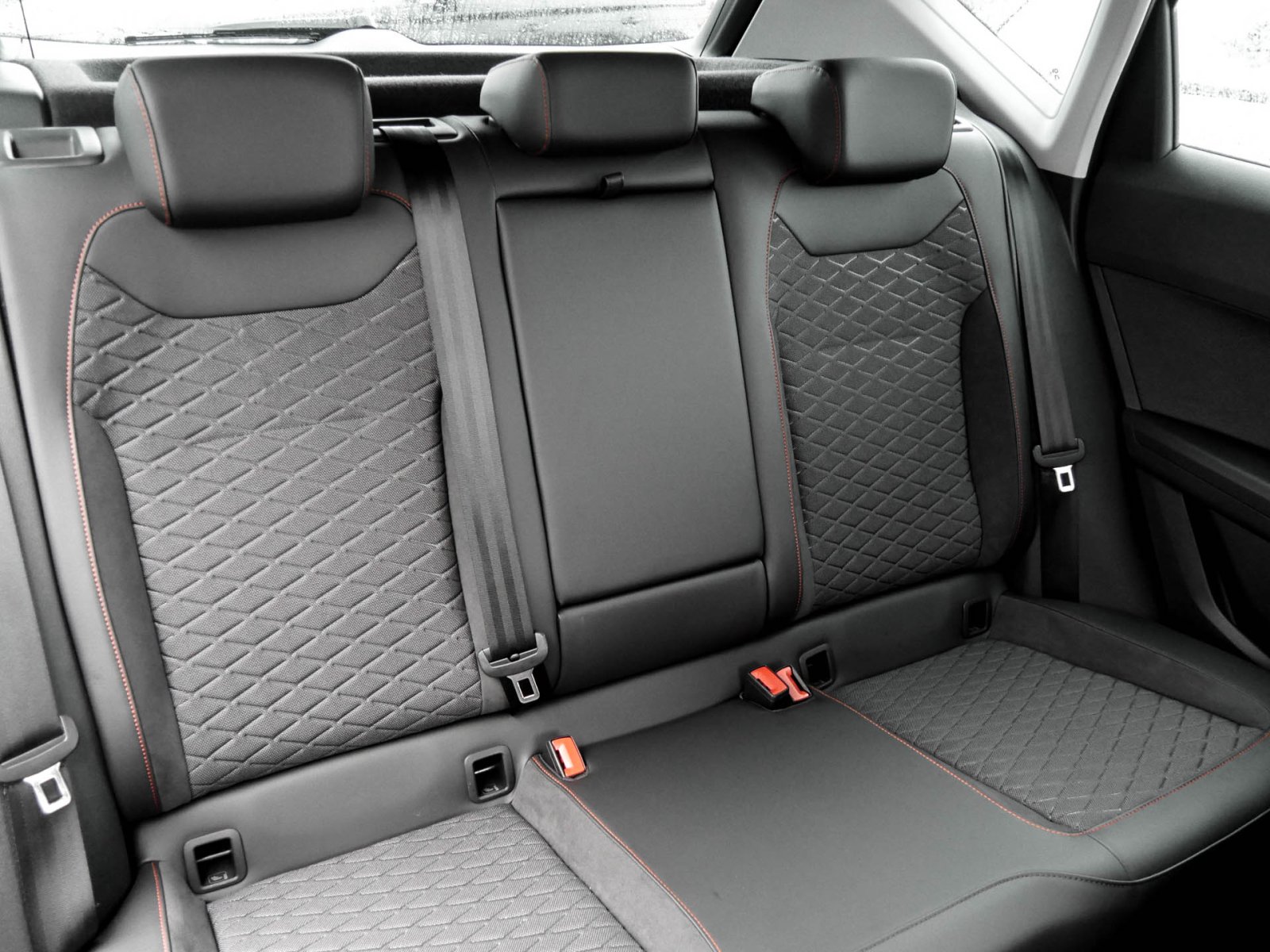 Seat Ateca 2.0 FR AHK CAM LM17 E-KLAPPE NAVI SITZHEIZ