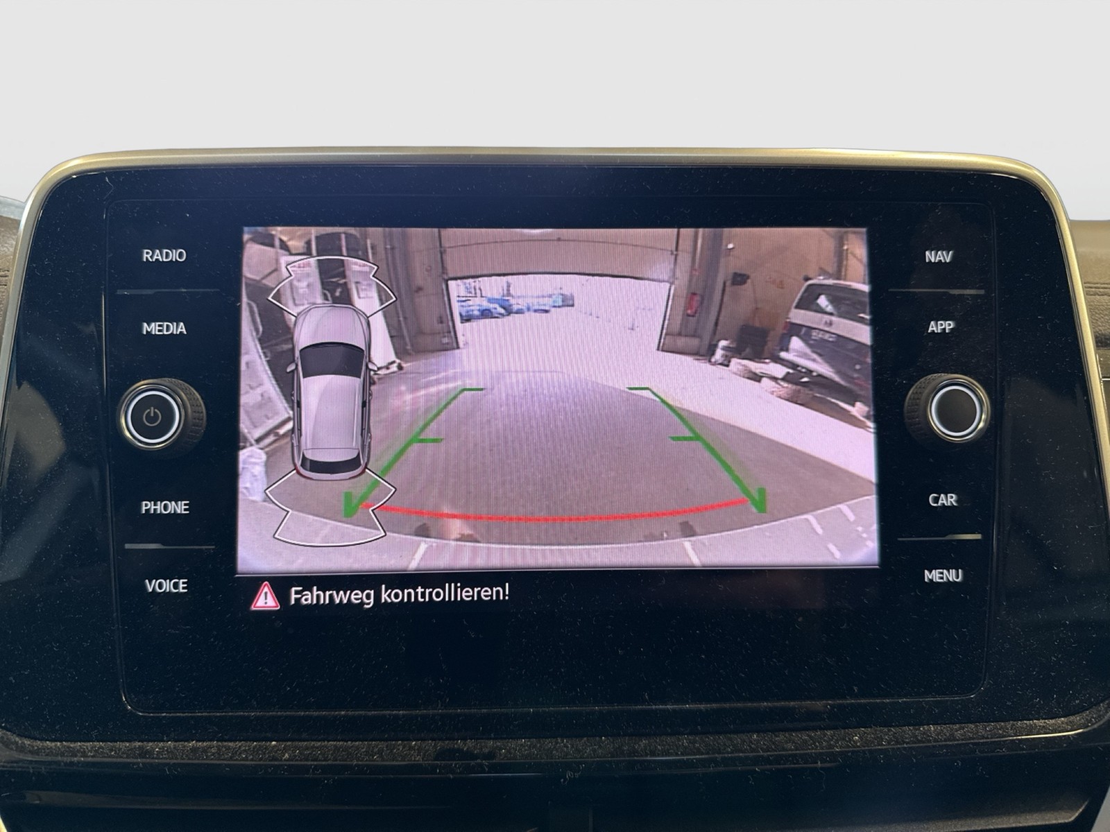 Volkswagen T-ROC 2.0 R-L DT110 TDID7F R-LINE AHK CAM ACC NAVI LED+ CARPLAY