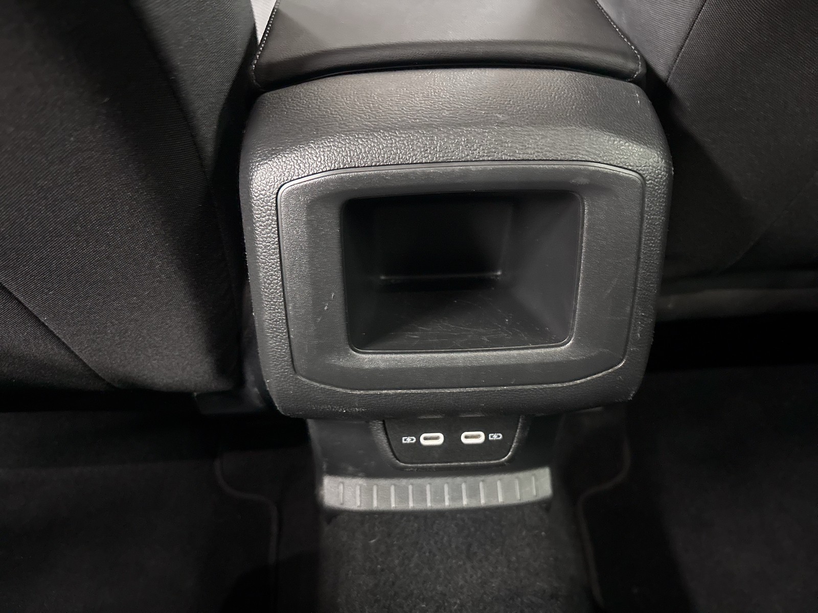 Volkswagen T-Cross 1.0 ACTIVE ACC NAVI ALU CARPLAY SITZHEIZUNG