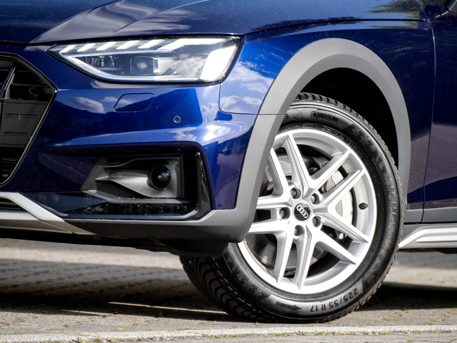 Audi A4 Allroad 45 quattro BLACKPAK AHK CAM ACC LM18