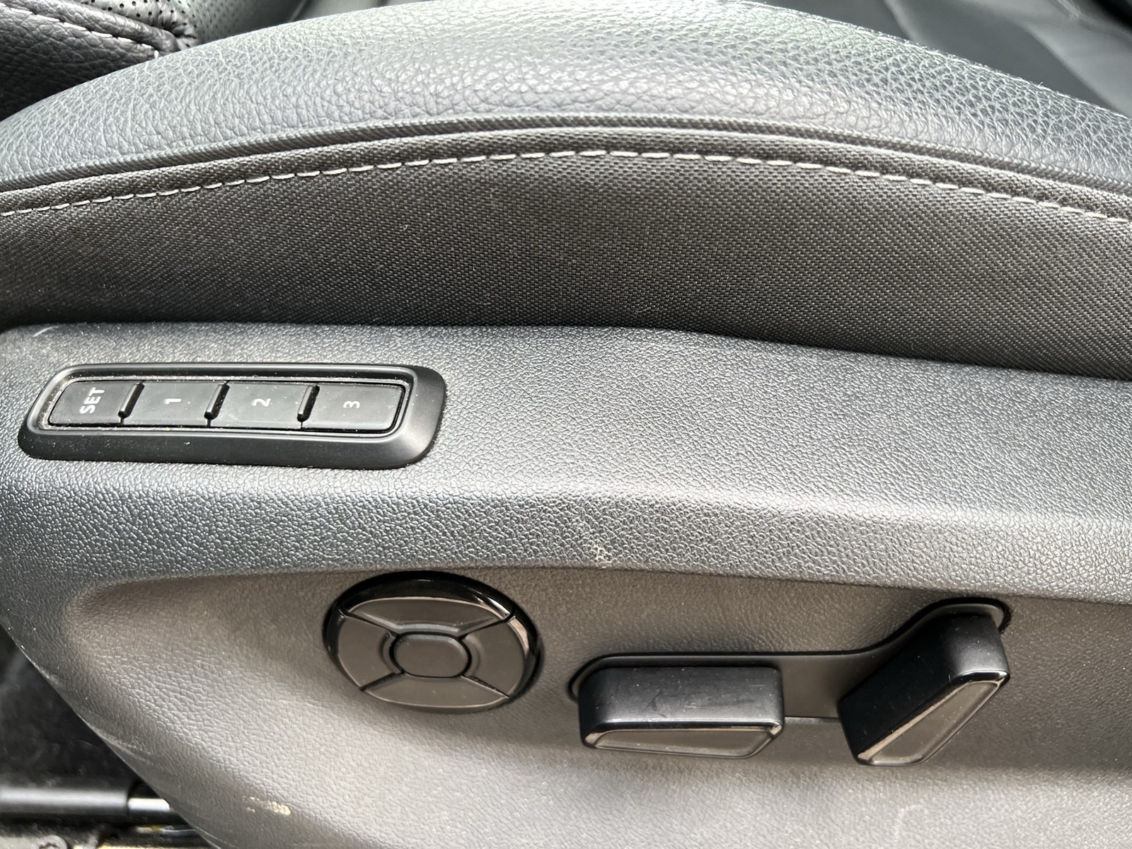 Skoda Kodiaq 2.0 SELECTION LEDER PANO AHK CAM LM19 NAVI