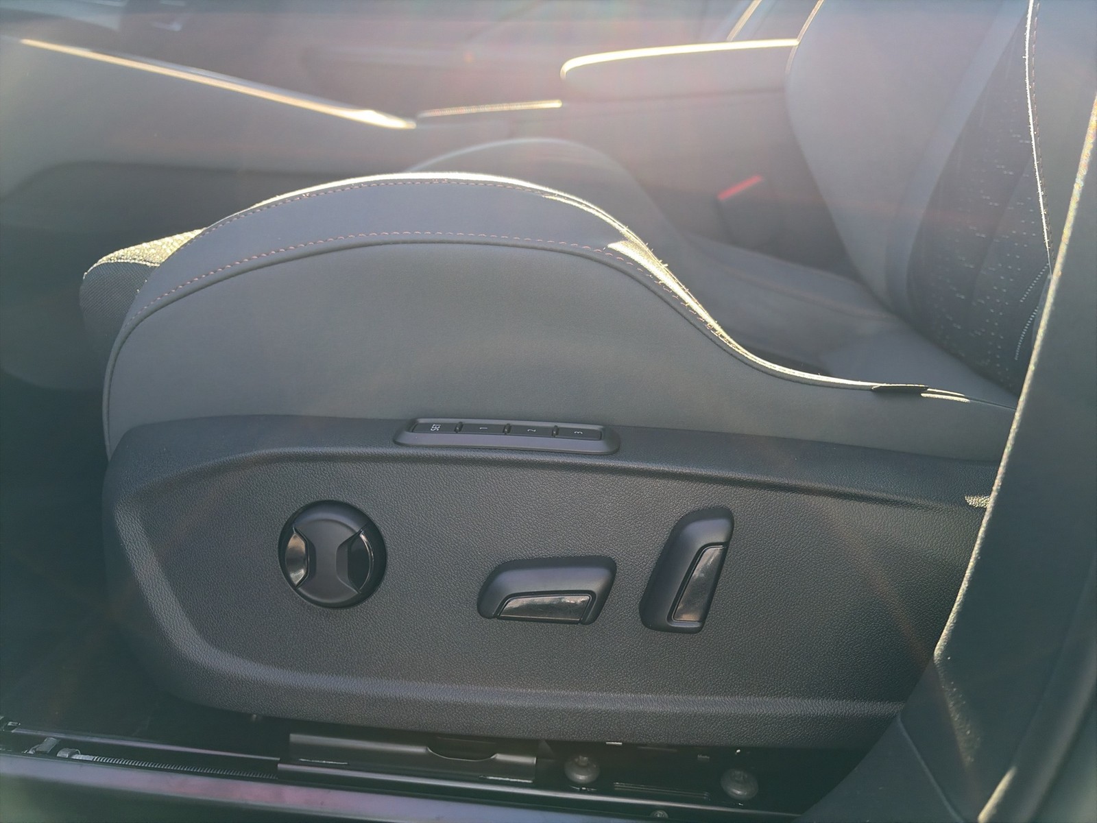 Cupra Born VZ WÄRMEPUMPE PANO 360°CAM ACC LM20 NAVI