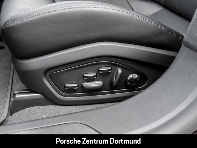 Porsche Taycan 4S Head-Up SportDesign InnoDrive 21-Zoll