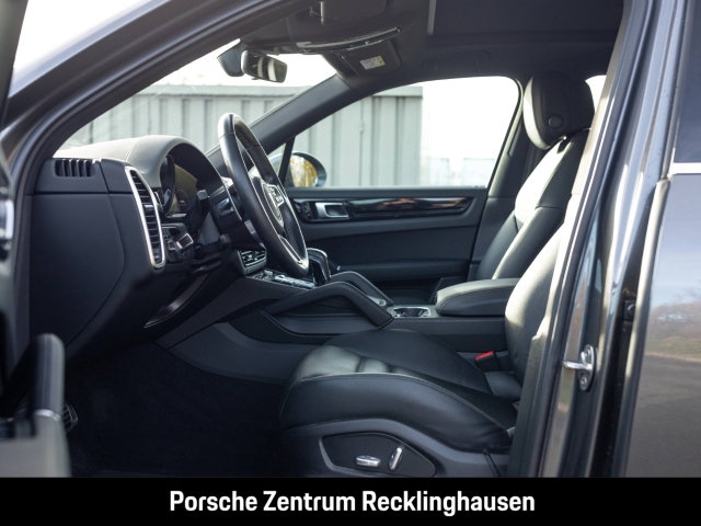 Porsche Cayenne S Panoramadach Surround-View BOSE 20-Zoll