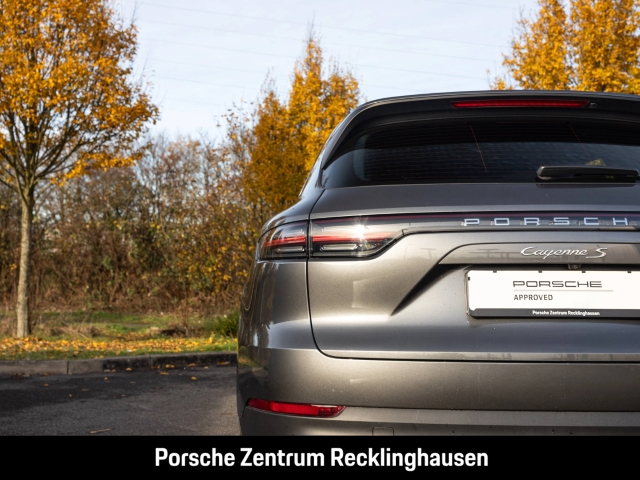 Porsche Cayenne S Panoramadach Surround-View BOSE 20-Zoll