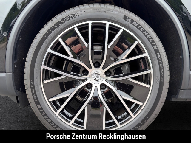 Porsche Macan 4