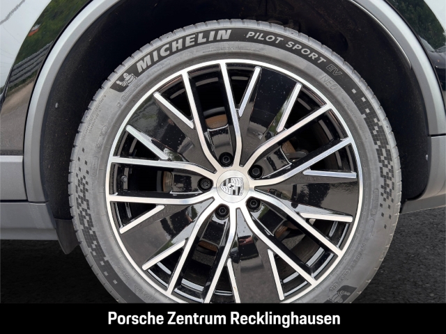 Porsche Macan 4