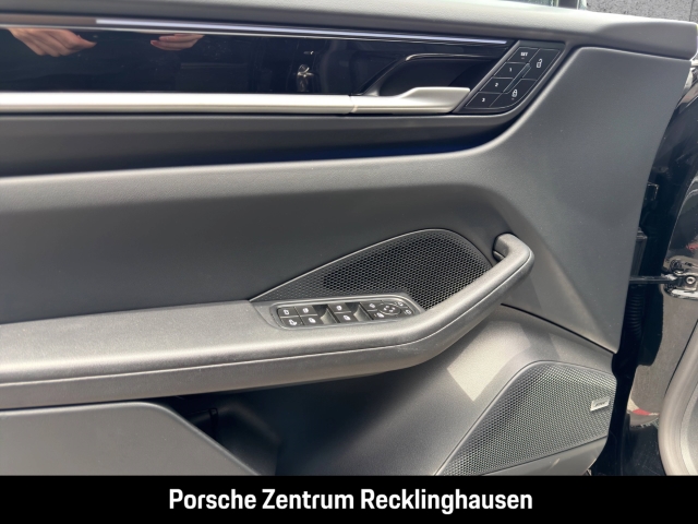 Porsche Macan 4