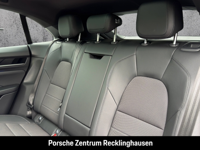 Porsche Macan 4