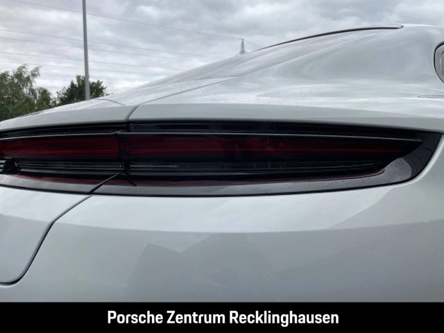 Porsche Panamera 4S E-Hybrid InnoDrive HA-Lenkung Head-Up