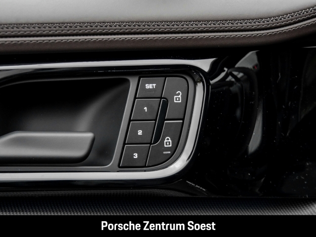Porsche Panamera GTS/Hinterachslenkung/Panoramadach/BOSE