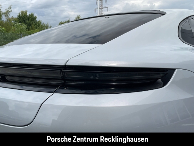 Porsche Panamera GTS Head-Up InnoDrive LED Sportabgas