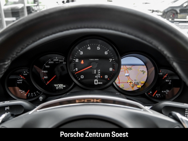 Porsche 991 Carrera 4/PTS: oakgrün/Sport-Chrono/BOSE