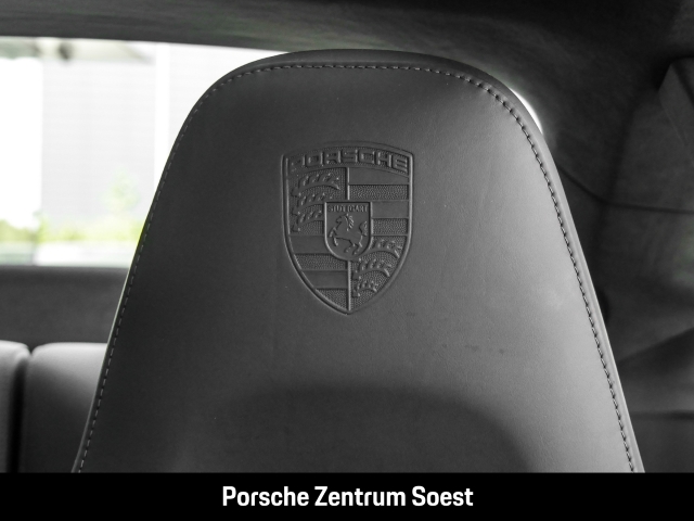 Porsche 991 Carrera 4/PTS: oakgrün/Sport-Chrono/BOSE