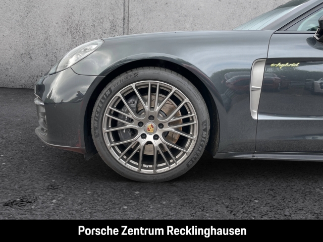 Porsche Panamera 4 E-Hybrid SportTurismo PlatinumEdition