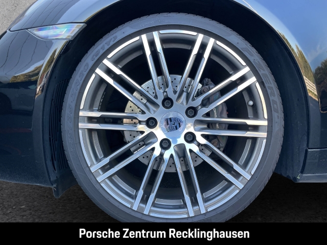 Porsche 991 911 Carrera 4 Cabriolet Black Edition