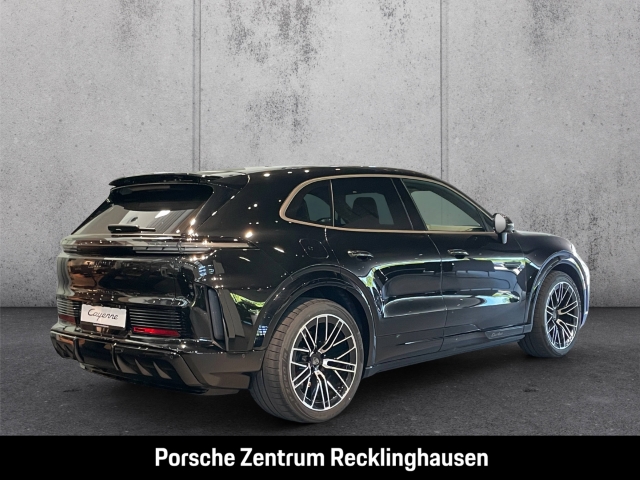 Porsche Cayenne Turbo Electric Active-Ride Burmester HUD