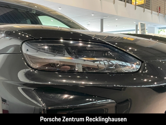 Porsche Cayenne Turbo Electric Active-Ride Burmester HUD