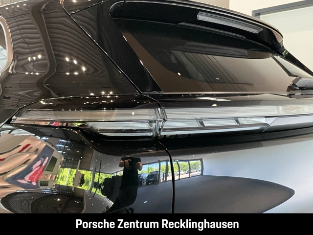 Porsche Cayenne Turbo Electric Active-Ride Burmester HUD