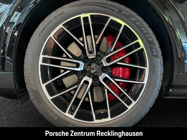 Porsche Cayenne Turbo Electric Active-Ride Burmester HUD