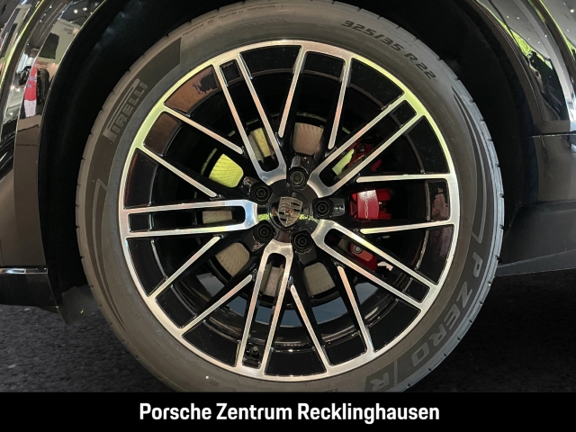 Porsche Cayenne Turbo Electric Active-Ride Burmester HUD