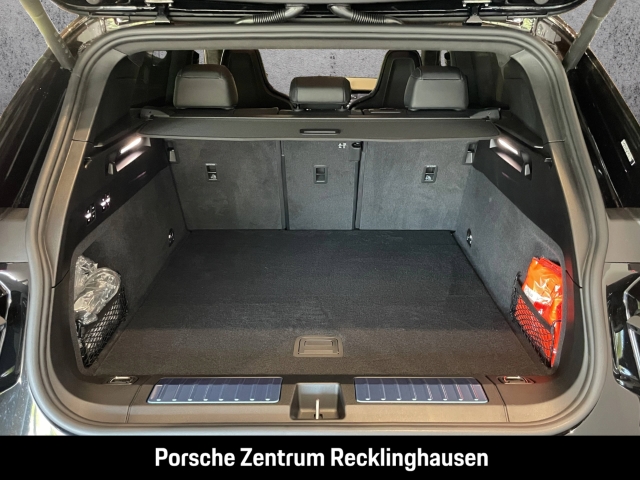 Porsche Cayenne Turbo Electric Active-Ride Burmester HUD