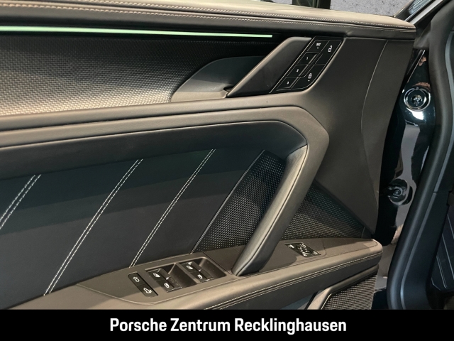 Porsche Cayenne Turbo Electric Active-Ride Burmester HUD
