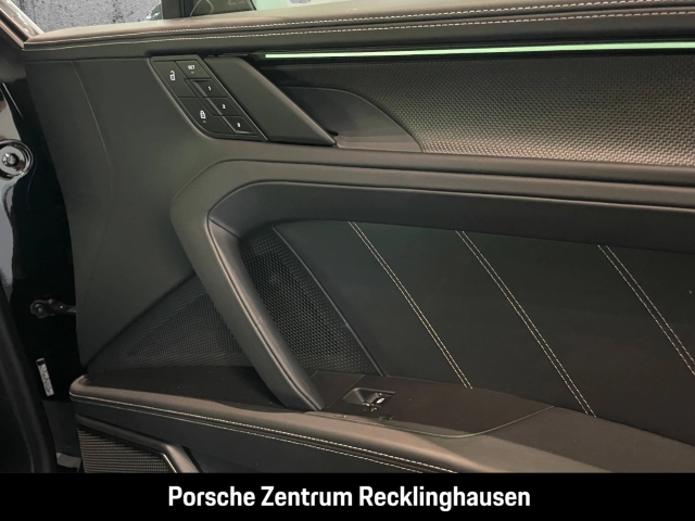 Porsche Cayenne Turbo Electric Active-Ride Burmester HUD