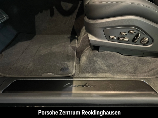 Porsche Cayenne Turbo Electric Active-Ride Burmester HUD