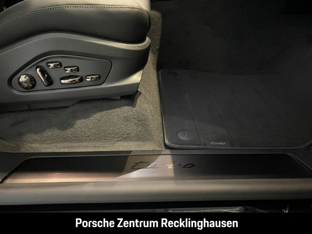 Porsche Cayenne Turbo Electric Active-Ride Burmester HUD