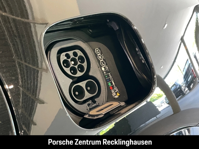 Porsche Cayenne Turbo Electric Active-Ride Burmester HUD
