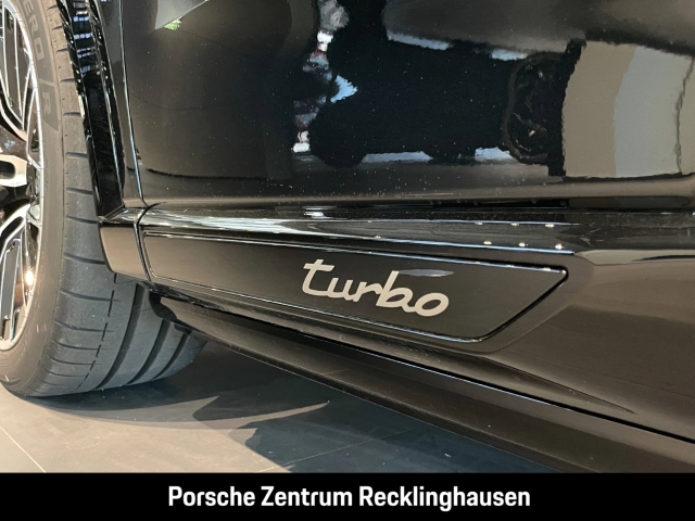 Porsche Cayenne Turbo Electric Active-Ride Burmester HUD