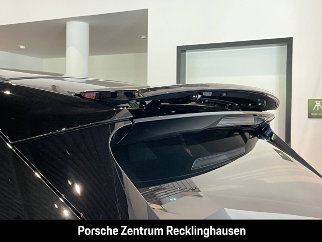 Porsche Cayenne Turbo Electric Active-Ride Burmester HUD