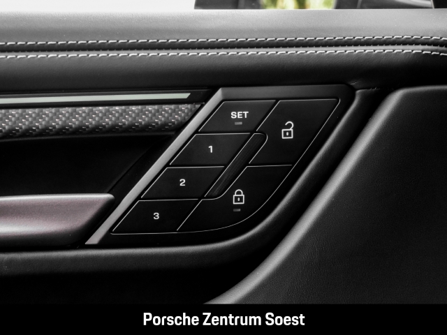 Porsche Macan Turbo/22-Zoll/Sport-Chrono/Panorama/BOSE