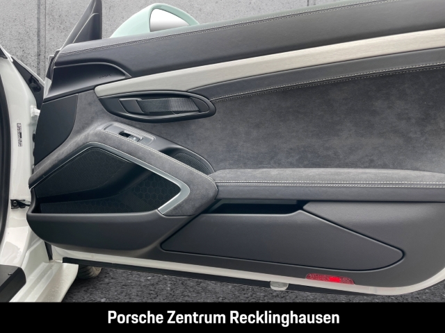 Porsche Cayman GT4 nur 10.323 km 1.Hand Unfallfrei