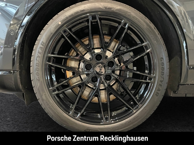 Porsche Macan Turbo Burmester HA-Lenkung Sitzbelüftung