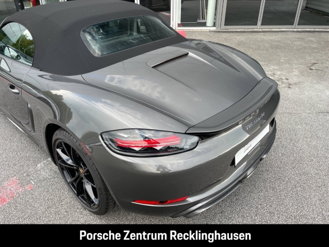 Porsche Boxster 718 Rückfahrkamera 20-Zoll SportDesign