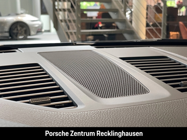 Porsche 992 911 Carrera Sportabgasanlage 21-Zoll LED