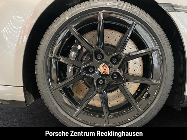 Porsche 992 911 Carrera 4S Liftsystem-VA Sportabgas BOSE