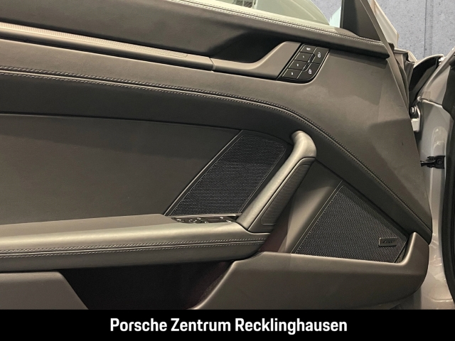 Porsche 992 911 Carrera 4S Liftsystem-VA Sportabgas BOSE