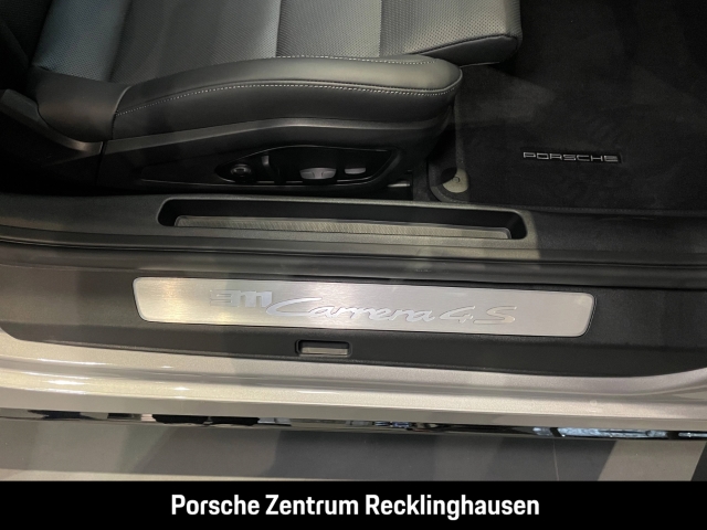 Porsche 992 911 Carrera 4S Liftsystem-VA Sportabgas BOSE