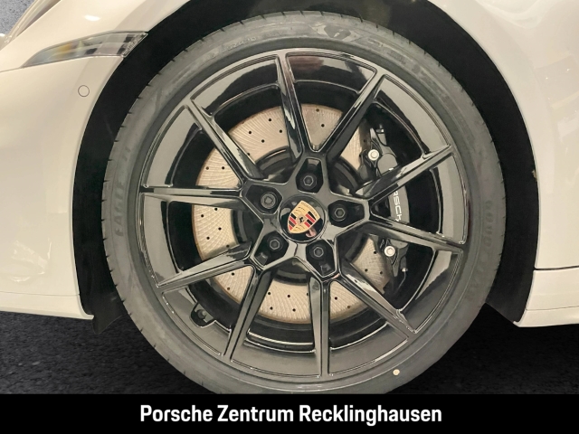 Porsche 992 911 Carrera 4S Liftsystem-VA Sportabgas BOSE