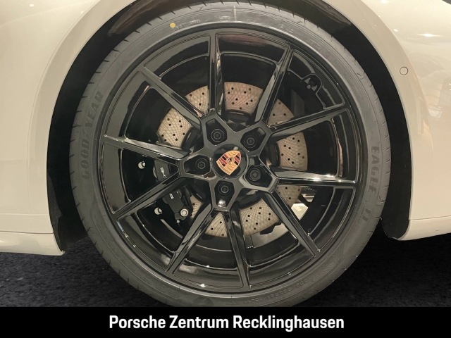 Porsche 992 911 Carrera 4S Liftsystem-VA Sportabgas BOSE