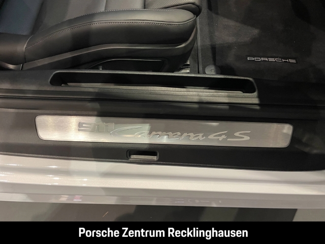 Porsche 992 911 Carrera 4S Liftsystem-VA Sportabgas BOSE