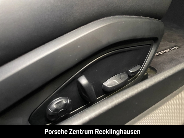 Porsche 992 911 Carrera 4S Liftsystem-VA Sportabgas BOSE