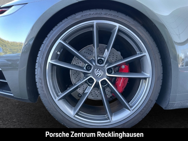 Porsche 992 911 Carrera 4S Hinterachslenkung InnoDrive