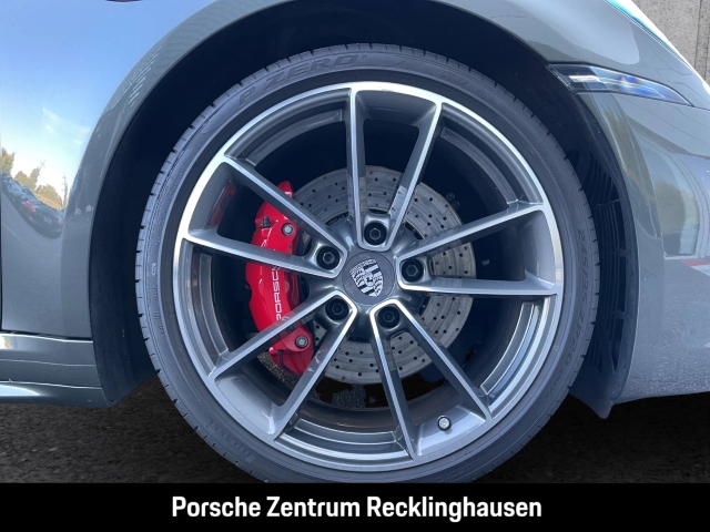 Porsche 992 911 Carrera 4S Hinterachslenkung InnoDrive