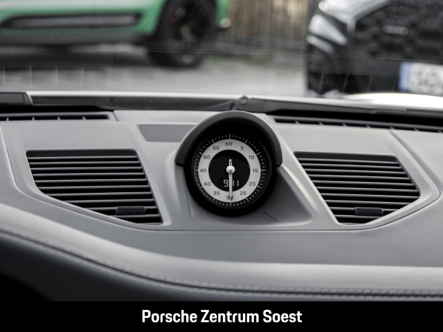 Porsche 992 Carrera GTS/ T-Hybrid