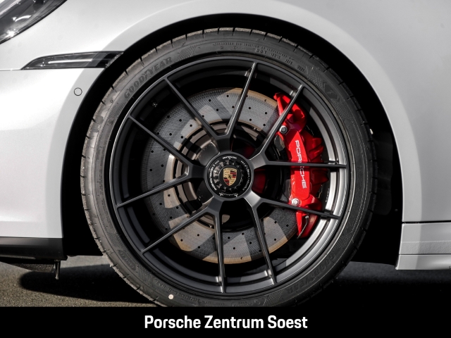 Porsche 992 Carrera GTS/ T-Hybrid